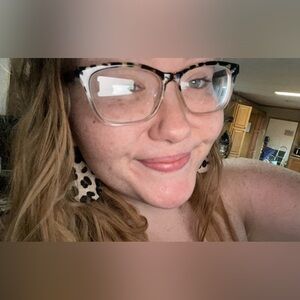 Meet your Posher, Lexi